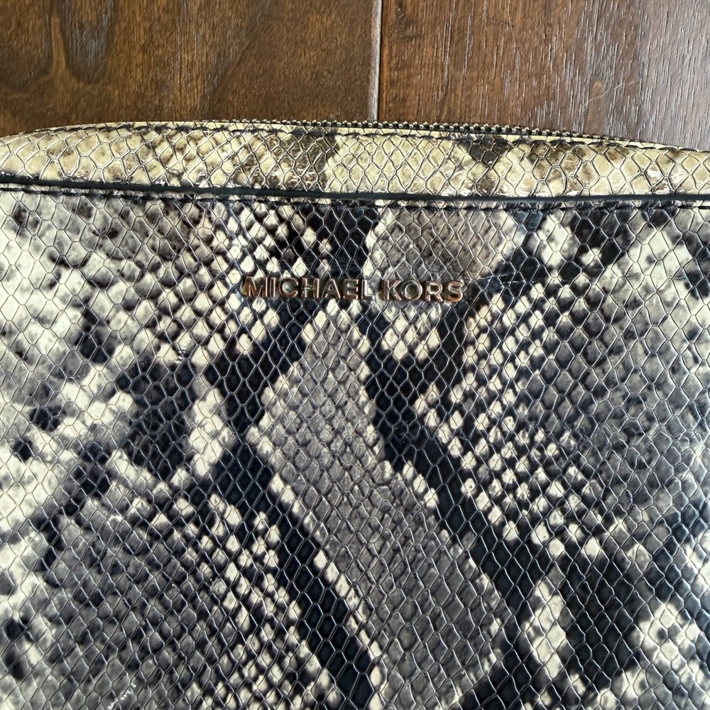 Michael Kors Bags Snakeskin Print Crossbody Bag - Picture 2 of 9